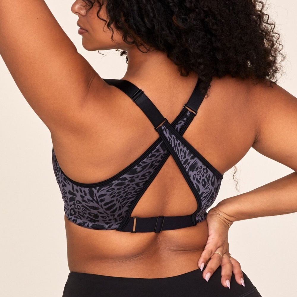 Satin Contour Plus Mesh Panels Wide Sport Straps Leopard Bra Crop Top 38I